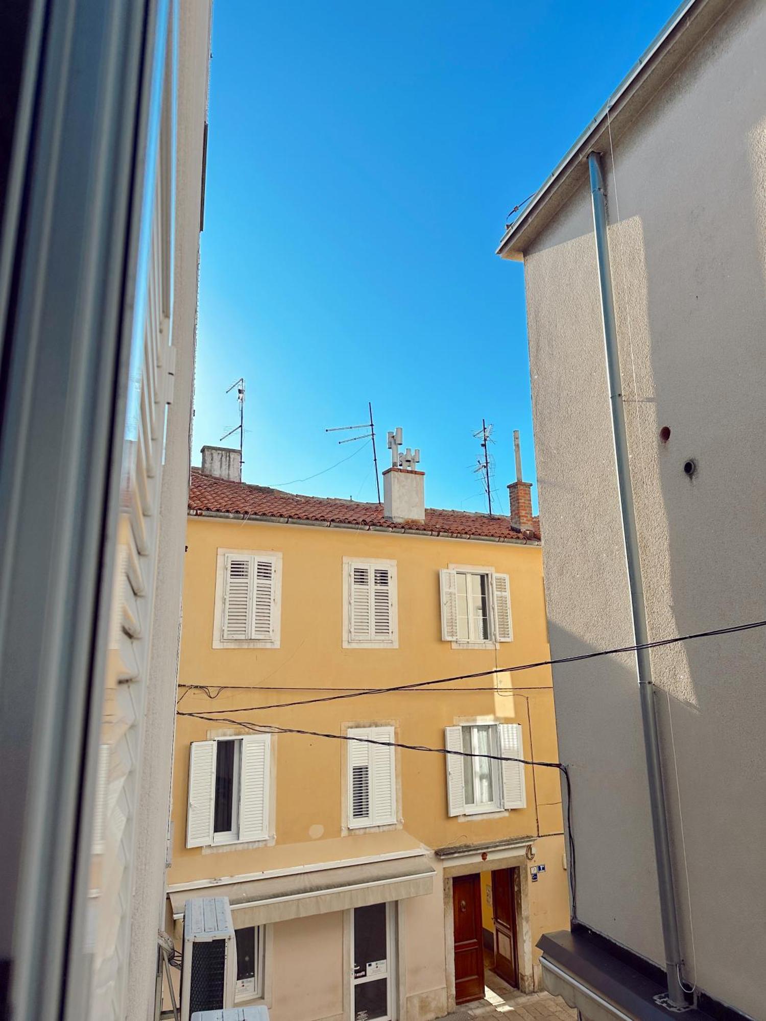 Anamari Apartman *